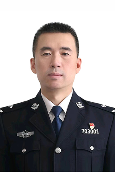 张庆军 营口市公安局党委委员、副局长